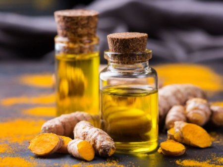 زيت الكركم