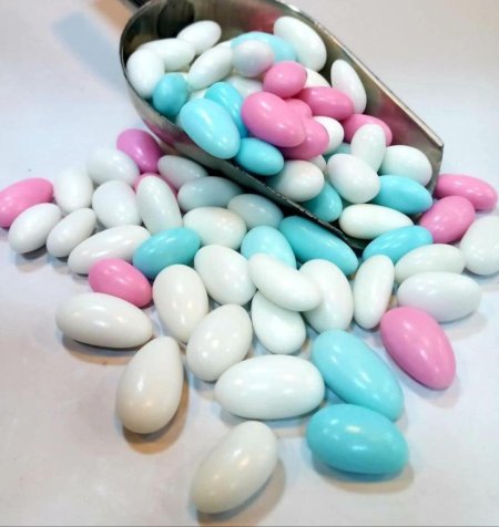 ملبس شكل البيض ملون